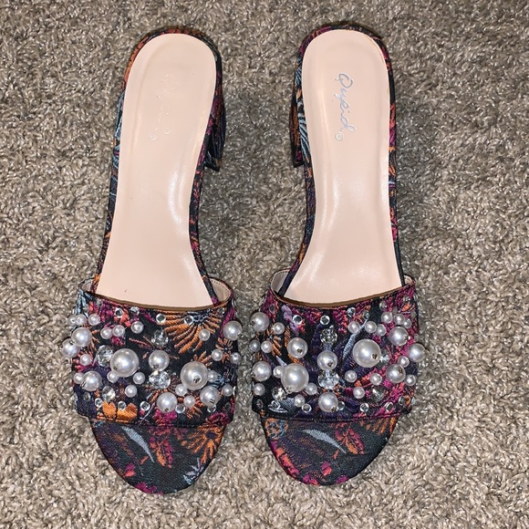 Like new Qupid pearl beaded heel sandals - Picture 2 of 6